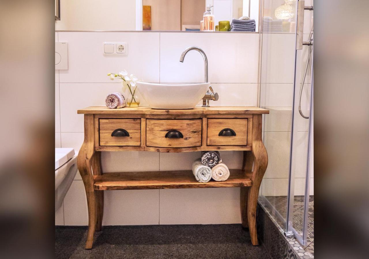 Comfort And Style In City Center With Ensuite Bathroom On Schaafenstrasse Koln Bagian luar foto